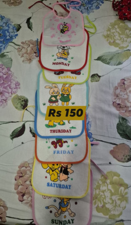 set-de-bavoir-pour-bebe-big-0