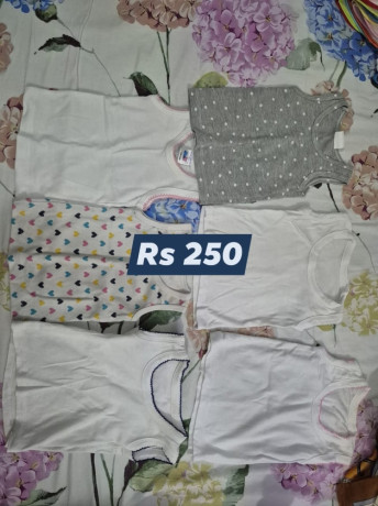 lot-de-vetement-pour-bebe-big-0